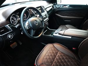 Hier sieht man den Innenraum eines Mercedes